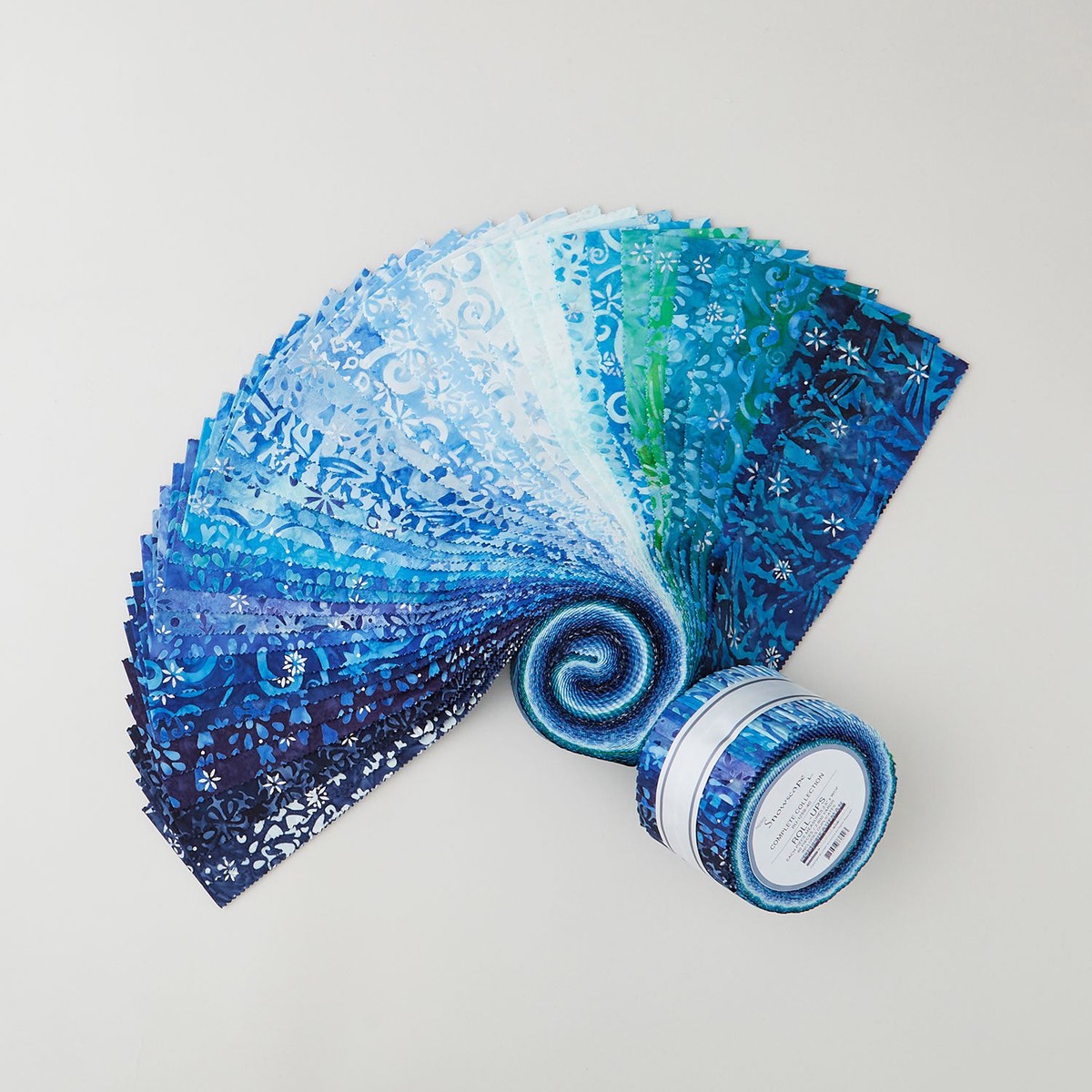 artisan-batiks-snowscape-metallic-roll-up